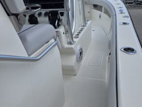 View full size image of 2022 SeaVee 290B