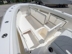 View full size image of 2025 SeaVee 320B 